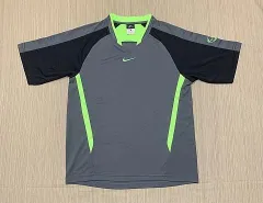 NIKE ナイキ 半袖ラグランロゴ入りTシャツ グレー 蛍光グリーン 黒 M