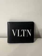 2025年最新】VALENTINO メンズ 長財布の人気アイテム - メルカリ