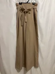 ベルトタック　ストレートパンツ　ベージュ　GU