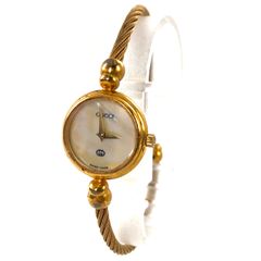 【美品】グッチ バングルウォッチ クォーツ【2700L】ホワイトシェル【稼働品】 2025年最新】GUCCI 2700.2.Lの人気アイテム - メルカリ
