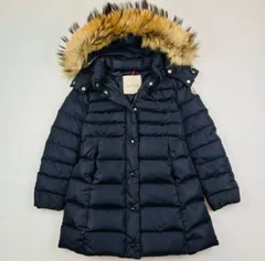 良品★MONCLER・モンクレール NEW_NESTE_ ガールズ キッズ ブランドアイコンワッペン ラクーンファー フード付き シャイニーナイロン フルジップ ダウンコート(8A)ガールズ チルドレン キッズ ダウンジャケット リアルファー カジュアル
