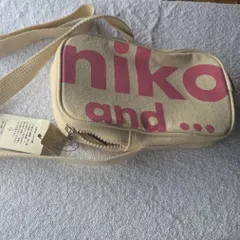 【新品タグ付き】niko and… ミニショルダーバッグ ベージュ × ピンク ロゴ　スマホショルダーバッグ