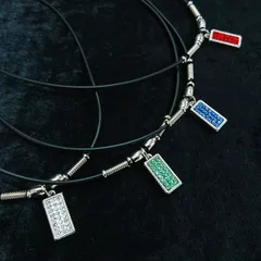 メンズ　コードネックレス　スクエア　スワロフスキー　クリスタル 赤 緑 青