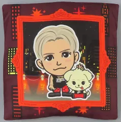 【中古】クッション・本体 岩田剛典 スクエアクッション(キャラクターコラボ) Paradise 黒衣装Ver. 「Takanori Iwata LIVE TOUR 2024 “ARTLESS”」 オンラインブースグッズ