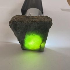 【E30607】 ビルマヒスイ 翡翠 ヒスイ ひすい ビルマ ミャンマー 天然石 鉱物 原石 パワーストーン