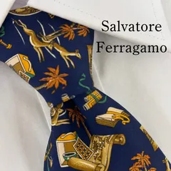 《美品》Salvatore Ferragamo (サルヴァトーレフェラガモ) シルクネクタイ 総柄 ヤシの木 ガゼル 象 蝶 鳥 巻物 宝箱 パイプ ネイビー 茶 緑 黄