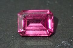 天然ロードライトガーネット ルース 1.467ct 約5mm×7mm ソーティング付き！