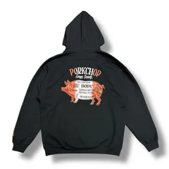 PORKCHOP ポークチョップ カレッジロゴ スウェット プルオーバーパーカー PORKCHOP GARAGE SUPPLY - PORK BACK HOODIE (BLACK) / ポーク