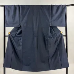 男着物 身丈143.5cm 裄丈68cm M 袷 アンサンブル 紬 幾何学模様 濃紺 正絹 優品 【中古】
