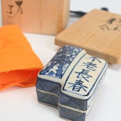 中国 成化年製款 青花 蓋物 時代箱 V 8094 - メルカリ