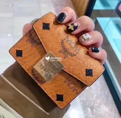 [本日特価] MCM クラシック メタルバックル 3つ折りウォレット ギフトボックス付き [本日特価|新品未使用品]