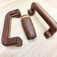 木製アシストグリップ(チェスナット) ハイエース　Aピラー用 4F WORKS 木製アシストグリップ(チェスナット) ハイエース A