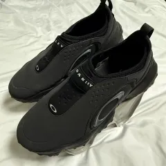 オークリスニーカー新品未使用タッグ付き26.5 2025年最新】Oakley スニーカー 26.5の人気アイテム - メルカリ