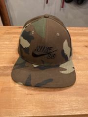 Nike sb 迷彩 ブラック カモフラ キャップ 帽子 美品