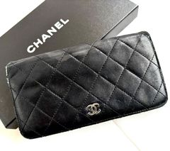 CHANEL マトラッセ ラムスキン シャネル 二つ折り財布 ブラック ココマーク 箱付き
