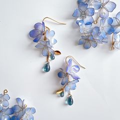 水彩のネモフィラ  ピアス/イヤリング  ディップアート アメリカンフラワー ワイヤー レジン 青 推し活 紫 ブルー