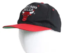 【お得なクーポン配布中!】 90s シカゴ ブルズ ベースボール キャップ フリーサイズ 古着 オールド NBA オフィシャル バスケ ワンポイント キャラクター 帽子 ツートン
