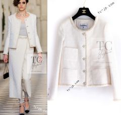 シャネル ジャケット CHANEL ホワイト アイボリー 白 アンさん着用 CC ロゴ 最高級 メティエダール シルク ウール ジャガード 貴重 ランウェイ登場 新品同様 34 36