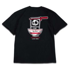 【2025SS】MAGICAL MOSH MISFITS マジカルモッシュミスフィッツ MxMxM NOODLE CLUB TEE (BLACK/WHITE) 半袖 Tシャツ T-SHIRTS TSのサムネイル
