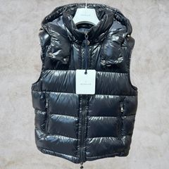 新品未使用品☆MONCLER Cropped Hoodie パーカー S 白色 ☆新品未使用タグ付き品☆ MONCLER Cropped Hoodie パーカー XS