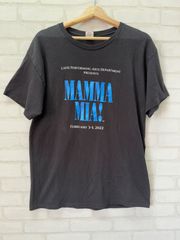 ◯ MAMIA MIA! マンマ・ミーア！プリント ブラックTシャツ 2022