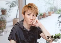 【中古】生写真(ジャニーズ) SixTONES/京本大我/横型・バストアップ・衣装グレー・左手顔・背景窓/「少年たち ～Born TOMORROW～」オリジナルフォト