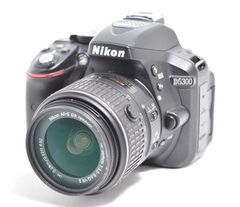Nikon D5300 レンズキット★本格一眼レフ WiFi対応★