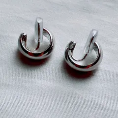 588 フープ イヤリング シルバー 両耳用 痛くない クリップタイプ 小ぶり ピアス見え おしゃれ 上品 レディース 韓国風 軽量 アクセサリー 秋冬コーデ