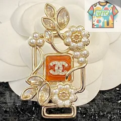 【今日特価】CHANEL シャネル 22 年 ハーフパール フラワー ブローチ with ボトル デザイン?