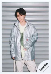 【中古】生写真(ジャニーズ) Snow Man/渡辺翔太/膝上/「Snow Man LIVE TOUR 2022 Labo.」グッズオフショット/公式生写真