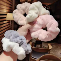 ヘアゴム シュシュ フワフワ フェイクファー 髪飾り こども ホワイト おしゃれ 可愛い かわいい カジュアル フェミニン 秋冬(メール便送料無料)