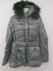 ◇ ◎ COMME CA DU MODE コムサデモード フェイクファー 長袖 中綿 ジャケット サイズ13 グレー系 レディース P 1307250015099のサムネイル