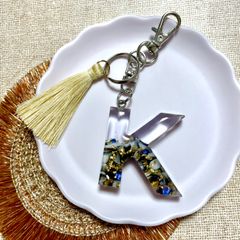 イニシャルキーホルダー K レジン