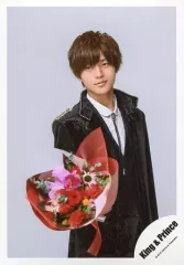 【中古】生写真(ジャニーズ) King ＆ Prince/永瀬廉/膝上・衣装黒・右手花束/シングル「koi-wazurai」MV＆ジャケ写オフショット/公式生写真