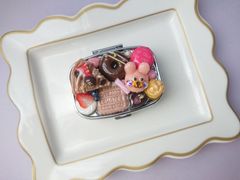 モンブランとうさぎマフィン(フェイクスイーツ)のピルケース(シルバーミラー無し)