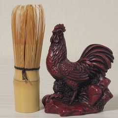 鶏の置物 赤黒 レジン製風 縁起物 風水 干支 酉年 飾り物 B54