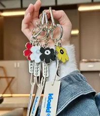 新品未使用　マリメッコ キーホルダー　ウニッコ　イエロー　ライトピンク marimekko マリメッコ キーチェーン Kioski Puhallus Unikko