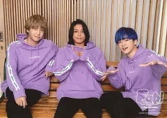 【中古】生写真(ジャニーズ) Hey! Say! JUMP/知念侑李・高木雄也・八乙女光/横型・膝上・座り/「Hey! Say! JUMP Fab! -Live speaks.-」オリジナルフォト