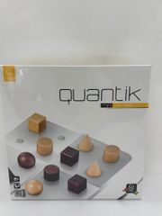 【新品未開封】ギガミック Gigamic クアンティック ミニ [日本語訳付き] [正規輸入品] ボードゲーム　知育玩具