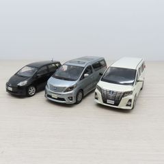 トヨタ ミニカー 3台セット YARIS VOXY - メルカリ
