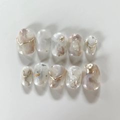 淡色ネイル