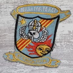 DE87 スカル ドクロ 骸骨 ベトナム 戦争 ワッペン KILL FOR PEACE CCN 南ベトナム パラシュート 青 赤十字  パッチ カスタム ベトジャン 米軍 アメカジ 青