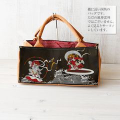 着物リメイク バッグ【横長スクエアバッグ 風神・雷神 サーフィン（内側絞り織柄）】唐獅子 風神雷神 手さげカバン トートバッグ 着物 浴衣 祭り 入学式 結婚式 母の日 敬老の日 アンティーク ビンテージ 古布 絹 シルク プレゼント