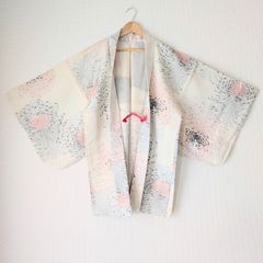 Japanese Vintage Haori Long Off-white Chrysanthemum pattern Silk Kimono Jacket Old-ⅽloth 長羽織 羽織 正絹 白系 乱菊 古布 時代布 一点物 大正浪漫 和洋折衷