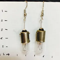 本物電球ピアス(楕円球銀軸)