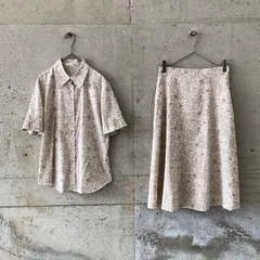 23区ベージュたんぽぽ柄セットアップ