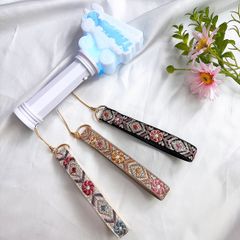 【No.5】スマホ ペンライト ハンド ストラップ  インド刺繍リボン 合皮