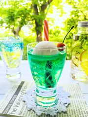 喫茶店のキラキラクリームソーダ   ペーパーウエイト  スイーツデコ