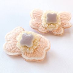 美濃焼きタイルの刺繍ブローチ “ラータとクモハナ”-pink-