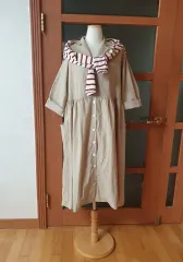 (洗濯完了) ボディ取り外し ダブルカラー ベージュ しわ側 ボタンアップ ワンピース